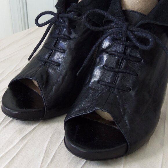 Sam Edelman Wakefield Black Leather Peep Toe Wedge Booties sz 9.5 - Picture 9 of 16